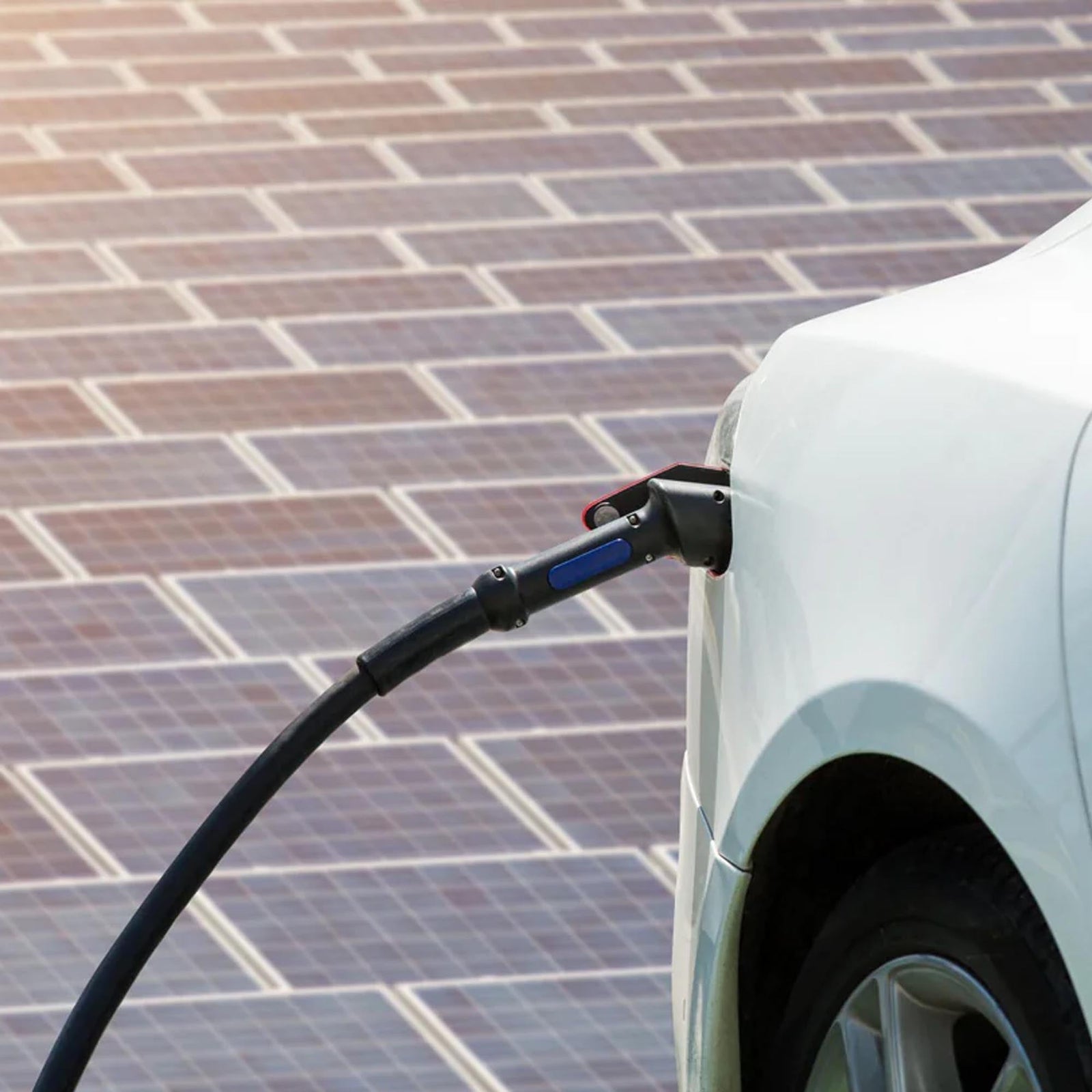 Aurinkolataus, V2G ja SPOT-hinnat - Wolttinen